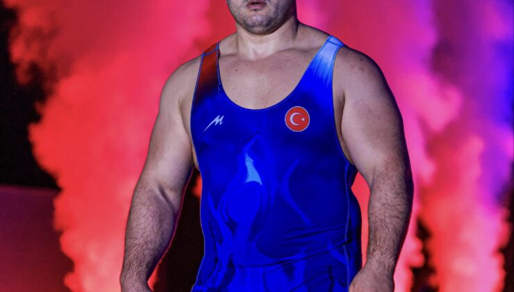 Milli Güreşçi Rıza Kayaalp’ten Zagreb’de Altın Madalya