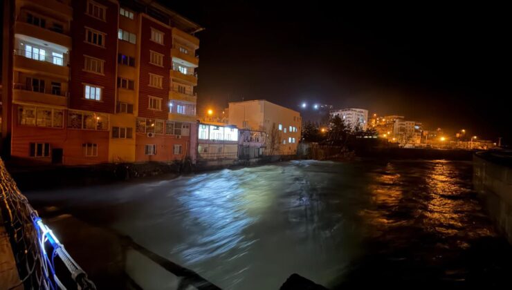Son Dakika: Baykan’da Sel Alarmı! Bitlis Çayı’nda Su Seviyesi Yükseldi