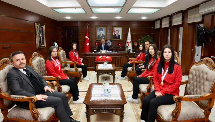 Giresunlu Milli Raftingciler Fransa Yolcusu: Vali Mustafa Koç Şampiyonları Kabul Etti