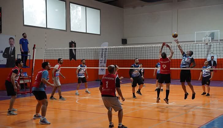 Arsuz’da Voleybol Heyecanı Başladı