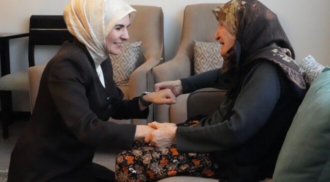 Aile ve Sosyal Hizmetler Bakanı Göktaş’tan Kırklareli’nde “Dört Kuşak Bir Arada” Yaşayan Aileye Ziyaret