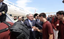 Gençlik Ve Spor Bakanı Osman Aşkın Bak A Milli Futbol Takımı’nı ABD’ye Yolcu Etti: İnşallah Yolun Sonu Final Olur