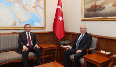 Milli Savunma Bakanı Yaşar Güler KKTC Başbakanı Ünal Üstel İle Görüştü