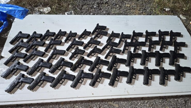 İstanbul’da Kaçak Silah Operasyonu: Toprağa Gömülü Ve Kompresör Tankında 20 Tabanca Ele Geçirildi