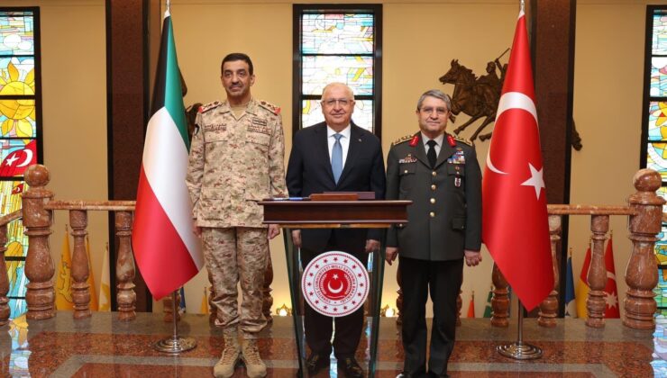 Milli Savunma Bakanı Güler, Kuveyt Genelkurmay Başkanı Al-Shuraian İle Bir Araya Geldi