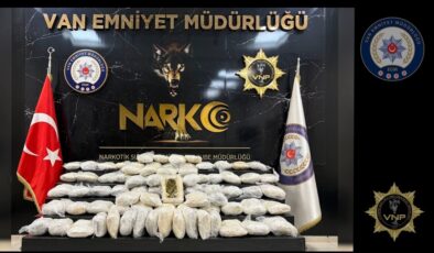 Van’da 48 kilo esrar ele geçirildi