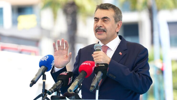 Milli Eğitim Bakanı Yusuf Tekin’den İzmir’de Sivil Toplum Ve Gençlik Vurgusu